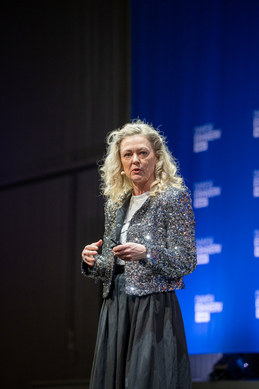Louise Byg Kongsholm til Årsdag