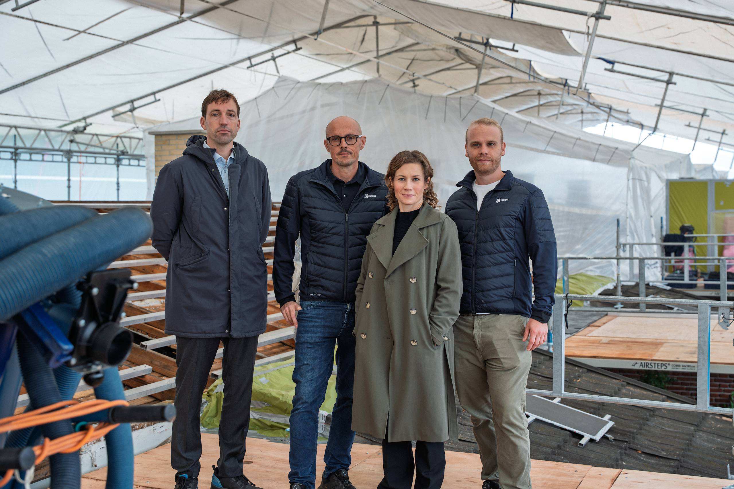 Dansk Erhverv og J. Jensen Nedrivning advarer mod at lade private nedtage asbesttage og understreger behovet for faglighed og sikkerhed i hele processen.